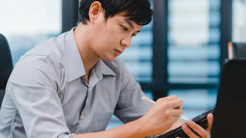 Man using tablet - digital health